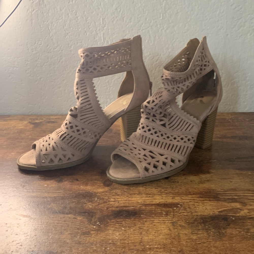 Report high heels